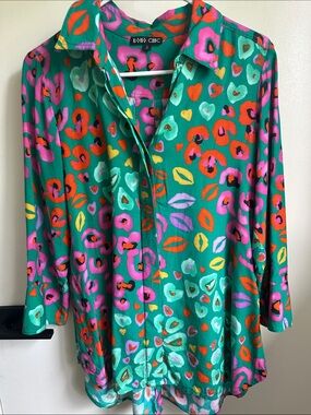 Boho Chic Green Multi-Color Heart & Lip Print Button-Up Top Small